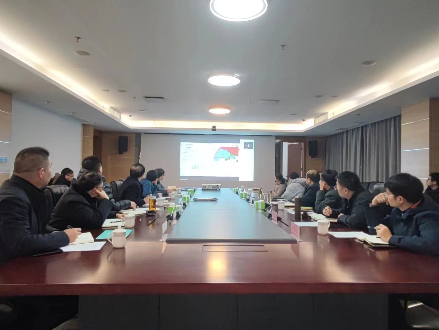 集團召開黃海新區(qū)濱海片區(qū)供熱管道、公共2.jpg