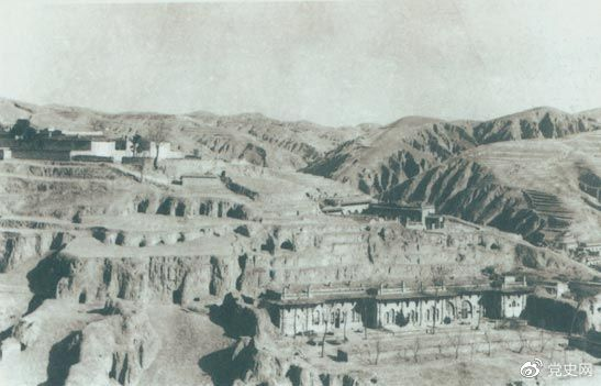 1947年12月25日至28日，中共中央在陜北米脂楊家溝召開(kāi)擴(kuò)大會(huì)議（十二月會(huì)議）。圖為會(huì)議會(huì)址。